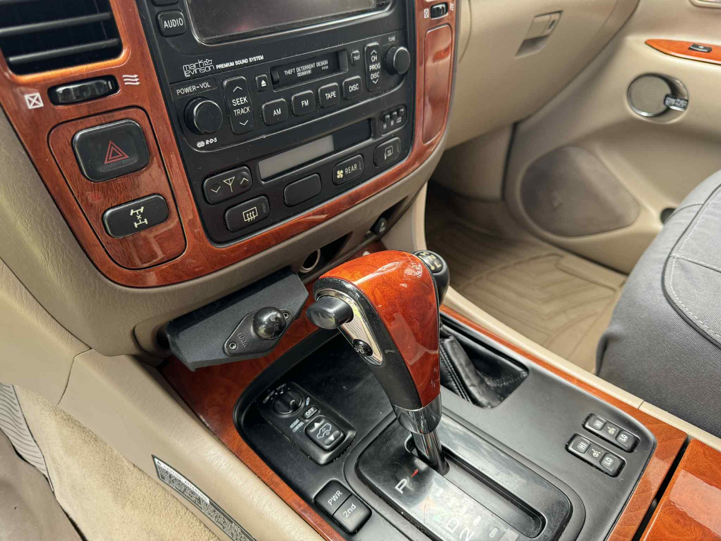 RAM Ball Ashtray Mount for 100 Series Landcruiser/LX470