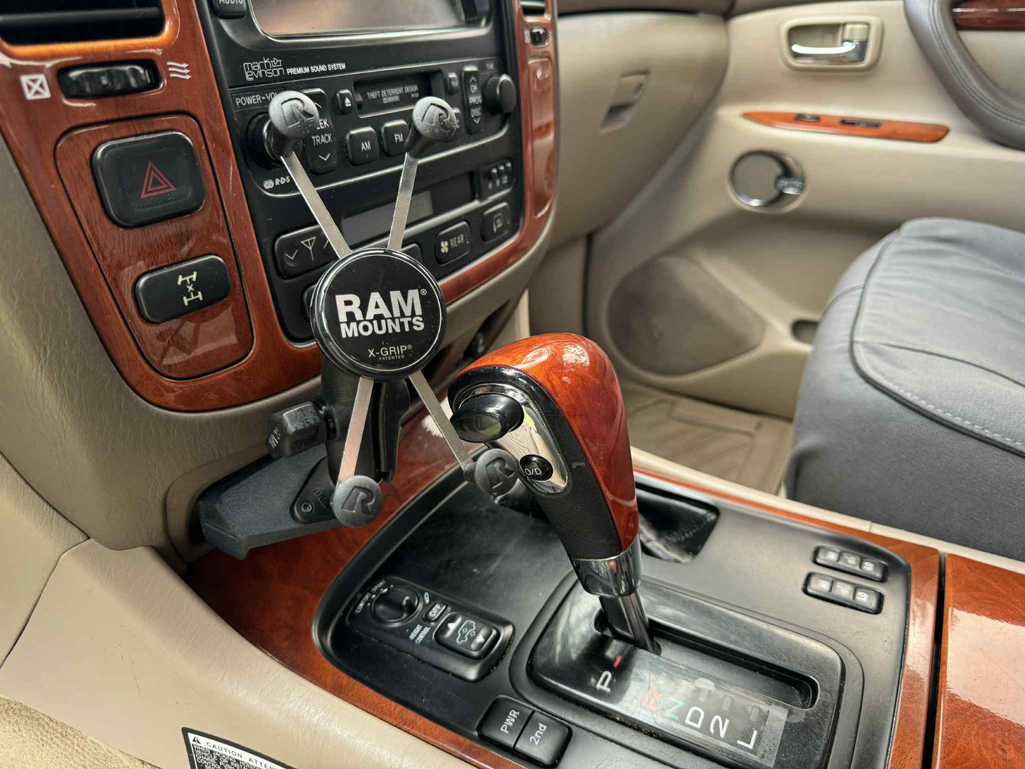 RAM Ball Ashtray Mount for 100 Series Landcruiser/LX470