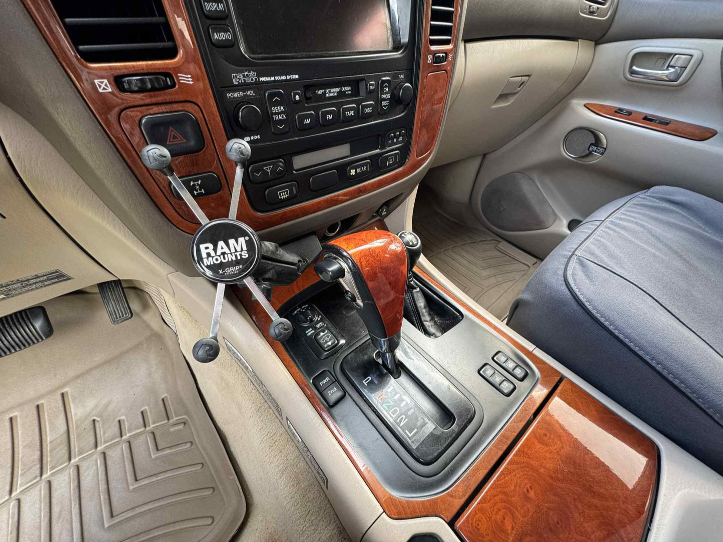 RAM Ball Ashtray Mount for 100 Series Landcruiser/LX470