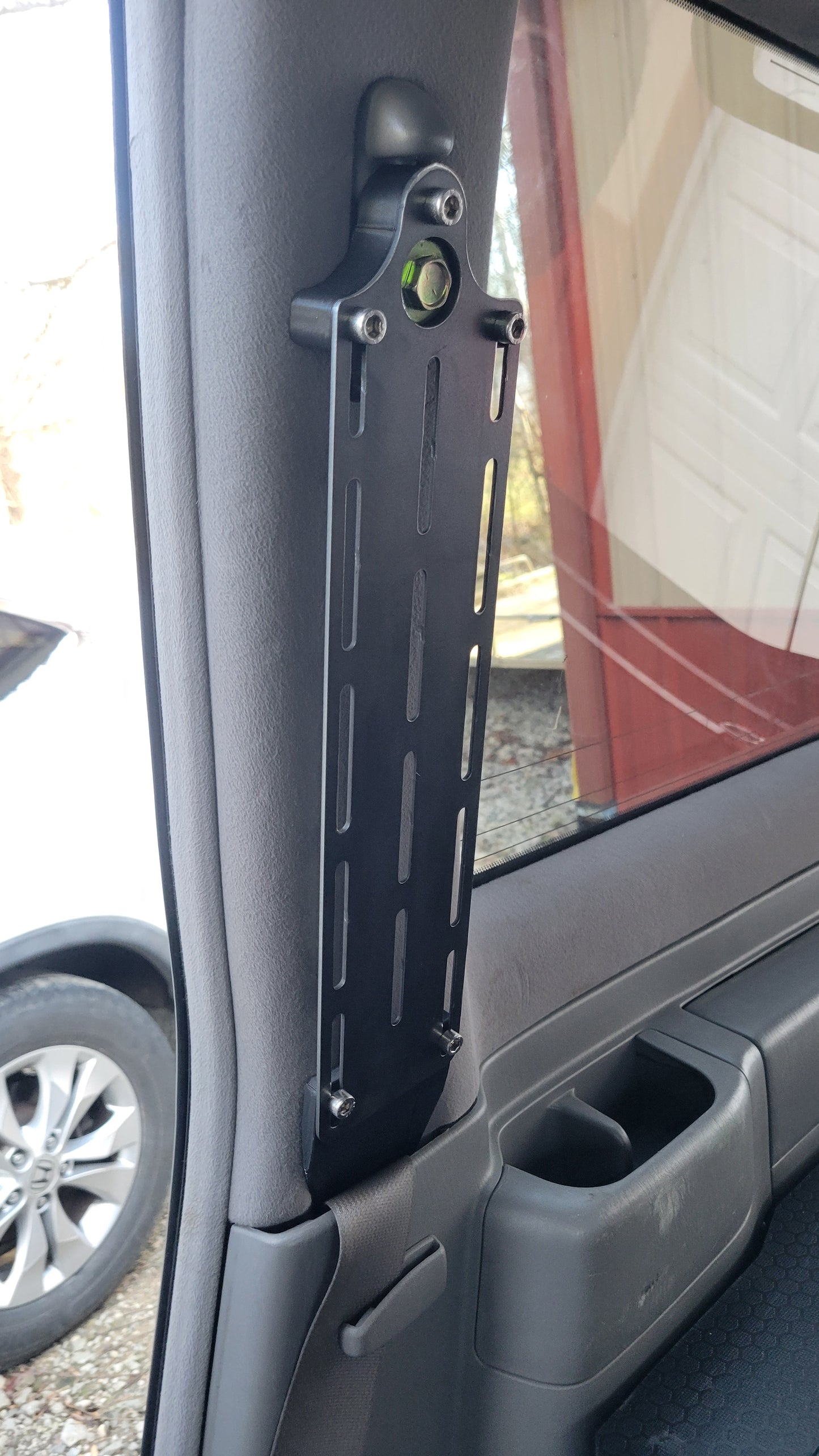 2nd row seatbelt modular panel Landcruiser LX470